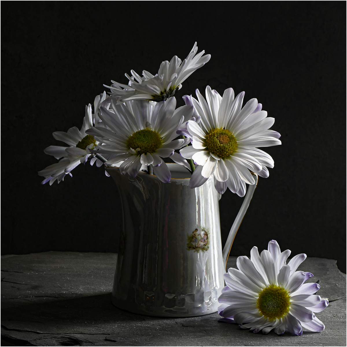 Yakubova Valentina DAISIES IN A VASE AssignedSubject   Still Life 202603251